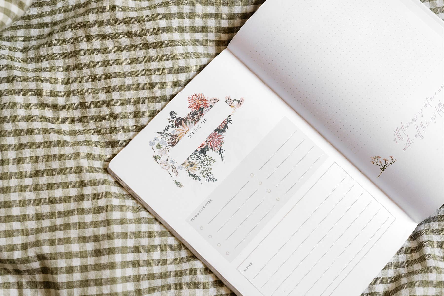 My Gardening Journal: Planner, Logbook, and Journal (Spring) Paige Tate & Co.