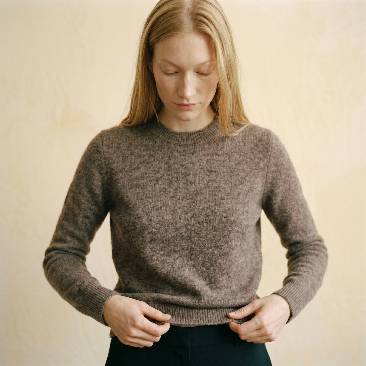 Women's Undyed Cashmere Crewneck Sweater - The Original LUMUSAE