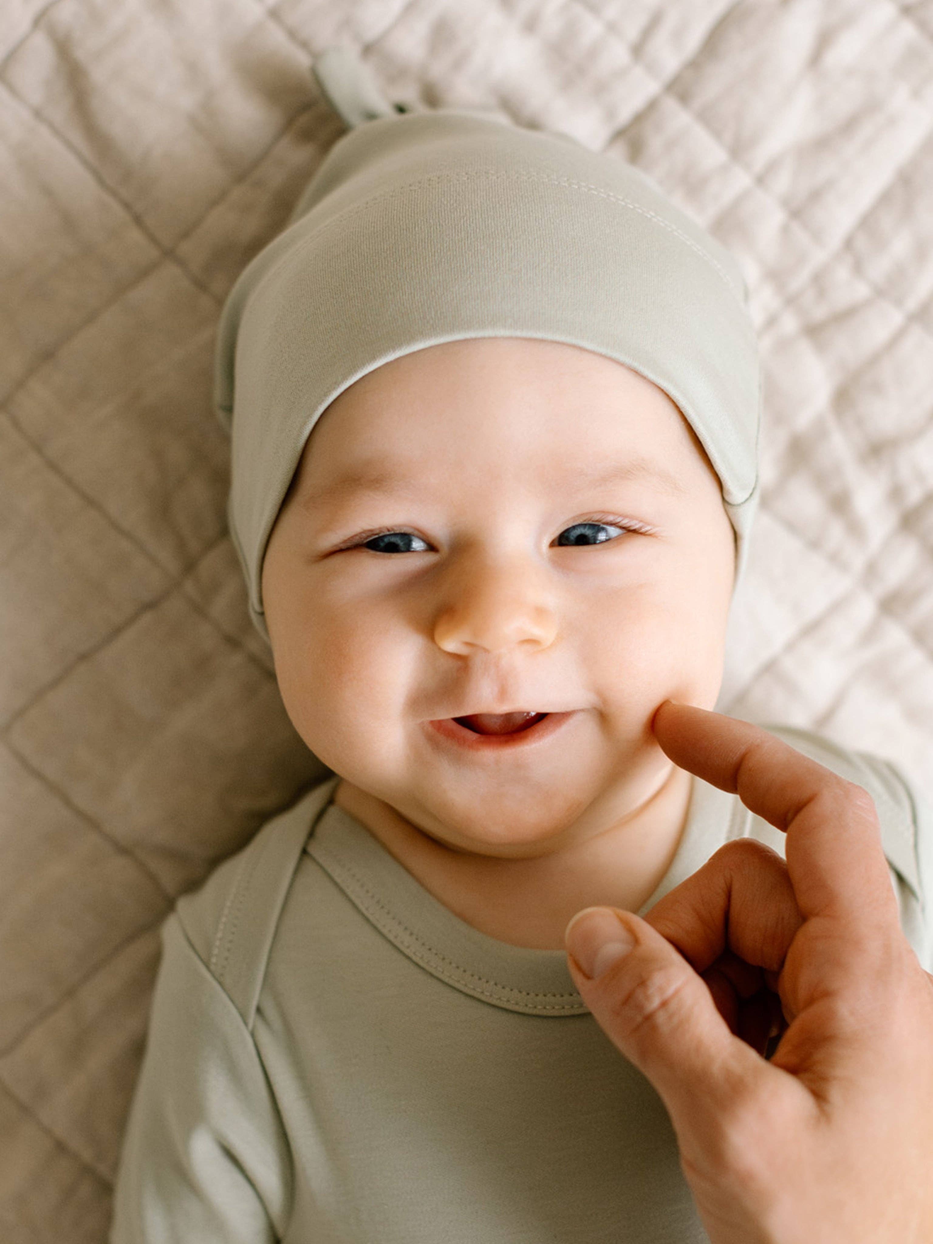 Classic Knotted Hat